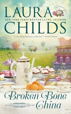 Broken Bone China: 20 (Tea Shop Mystery) by Childs, Laura 0451489640