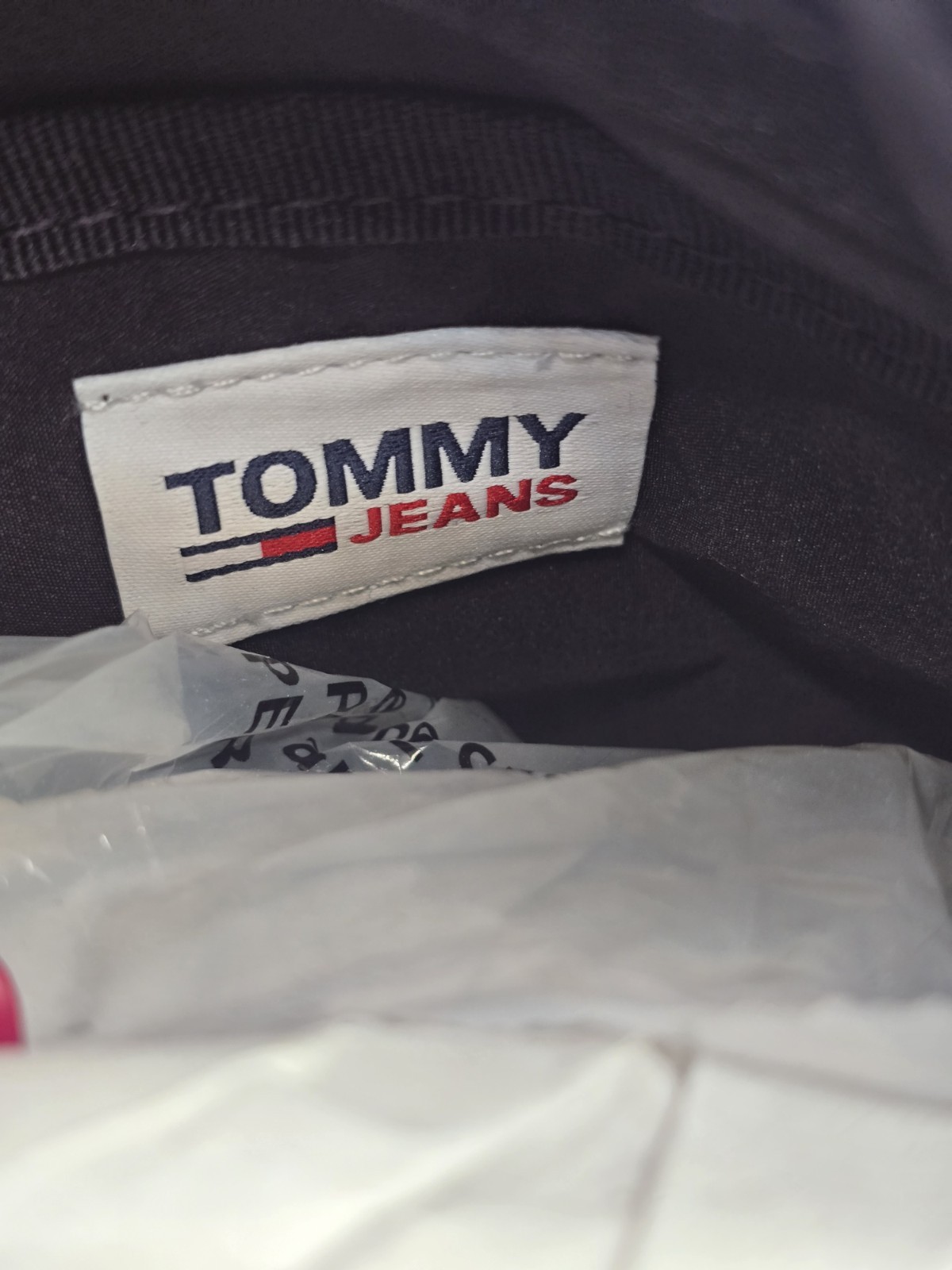 Tommy Jeans essential cross body bag in blue, Unisex BNWT image 6