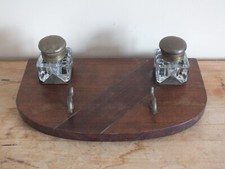 + Ancien encrier porte plume double de bureau en acajou +