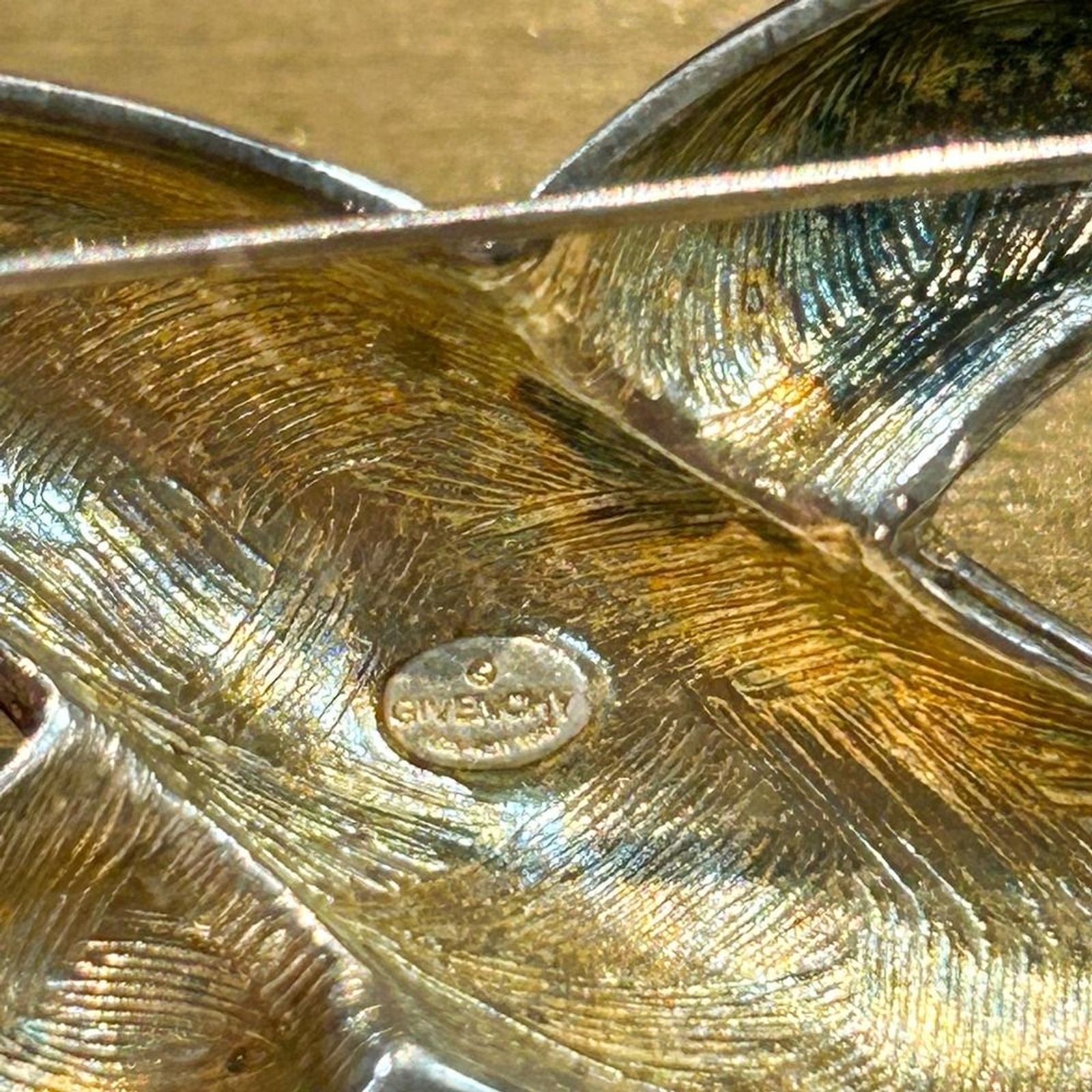 Givenchy Infinity Loop Brooch Silver Tone Ribbon … - image 7