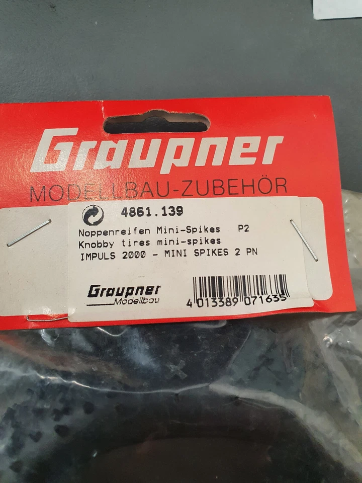 Graupner 4861.139, Noppenreifen Mini-Spikes, Buggy 1:8, optimal für Kunstrasen - Bild 2 von 2