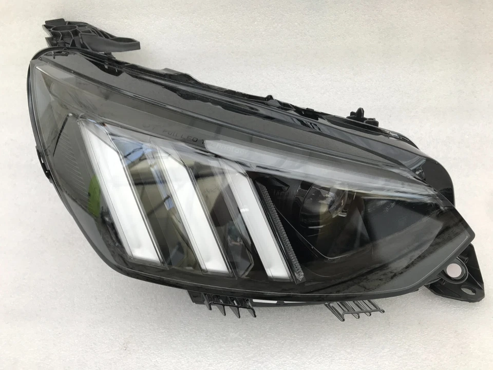 PEUGEOT 208 MK2 P21 *NEW COMPLETE RIGHT DRIVER SIDE FRONT HEADLIGHT 9850177580 - Image 2 of 4