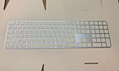 Apple Magic Keyboard A2520 Touch ID Ziffernblock USB-c Kabel Lila Französisch