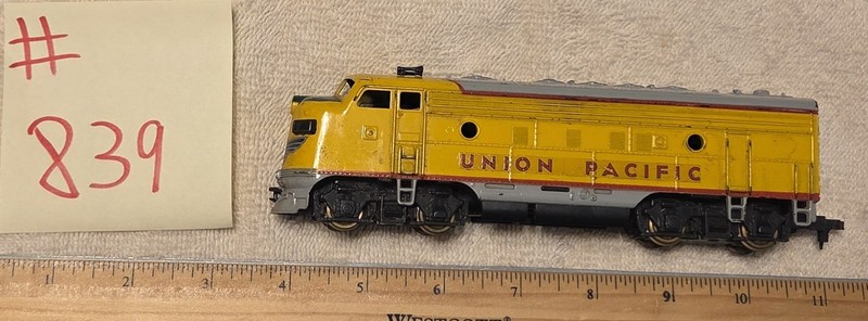 Revell - HO Running Engine - Lot #839 – Union Pacific F3A – Used ***READ***