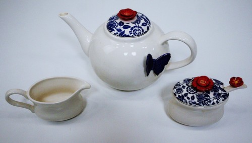 Grasslands Road Tea Set Teapot Creamer Sugar Bowl Spoon Butterfly Floral  HM555