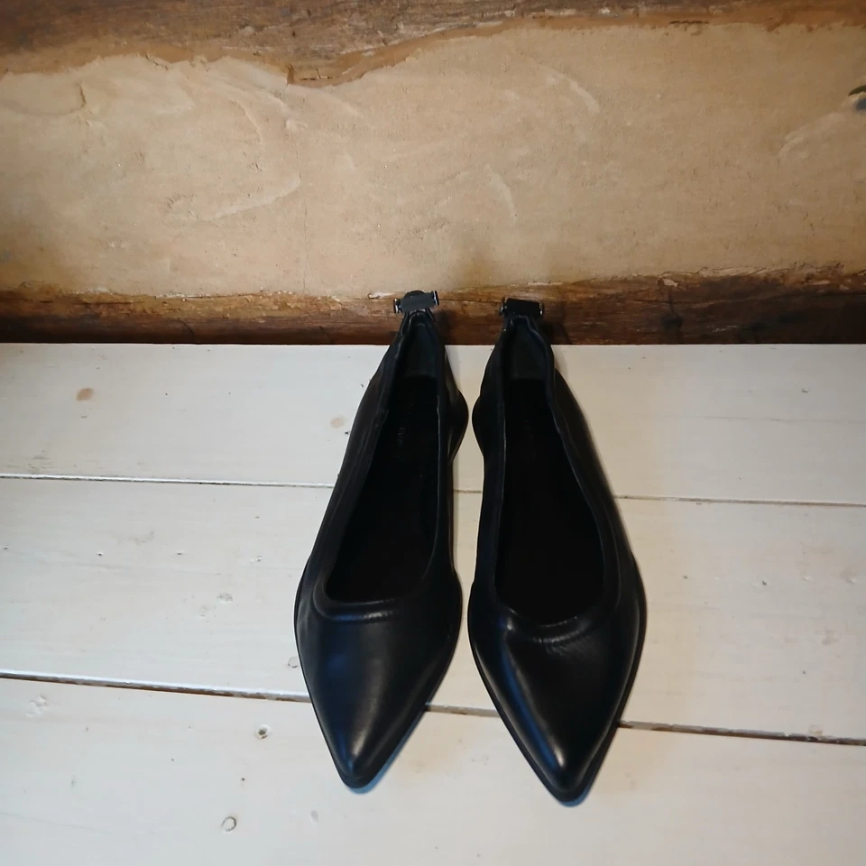 Vince Camuto Mujer Bentreta Deportivo Punta Punta Ballet Planos Cuero Negro 8 Foto 2 de 4