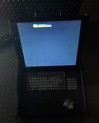 KVM Terminal Pro 17'' LCD Deutsch Schublade mit Lindy KVM Switch U16 Modular
