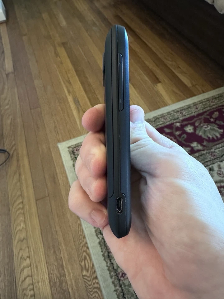 HTC Trophy 7 Windows Phone - Verizon - Works (see description) - Image 3 of 4