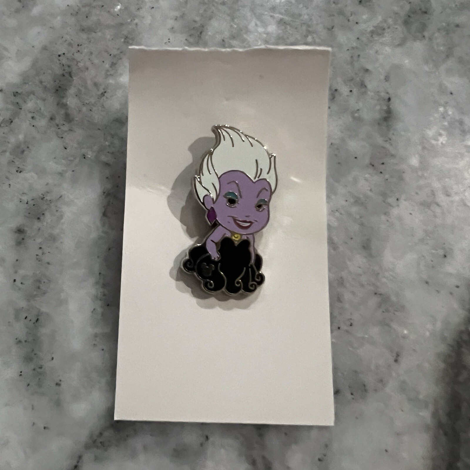 Disney Hidden Mickey Mystery pin set (Villains) - Ursula
