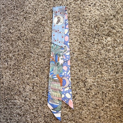 Hermès ''La Danse des Amazones'' 100% silk twilly scarf in new condition, no box.