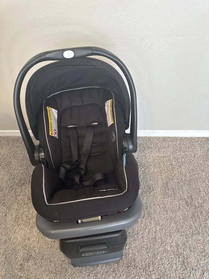 Graco Baby Car Seat In Very Good Used Condition with Cover - Image 3 of 3