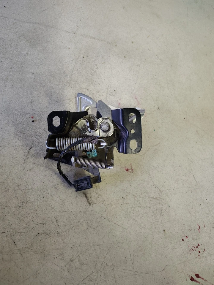 Actuador de cierre de capó sedán 4 puertas 2014 Honda Accord 2xHO-8P Foto 3 de 4