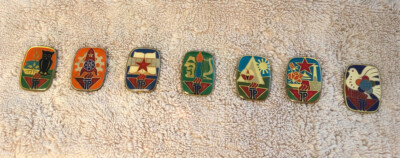 Original German DDR Junge Pioniere (Young Pioneer) Badges; Full Set from 1977