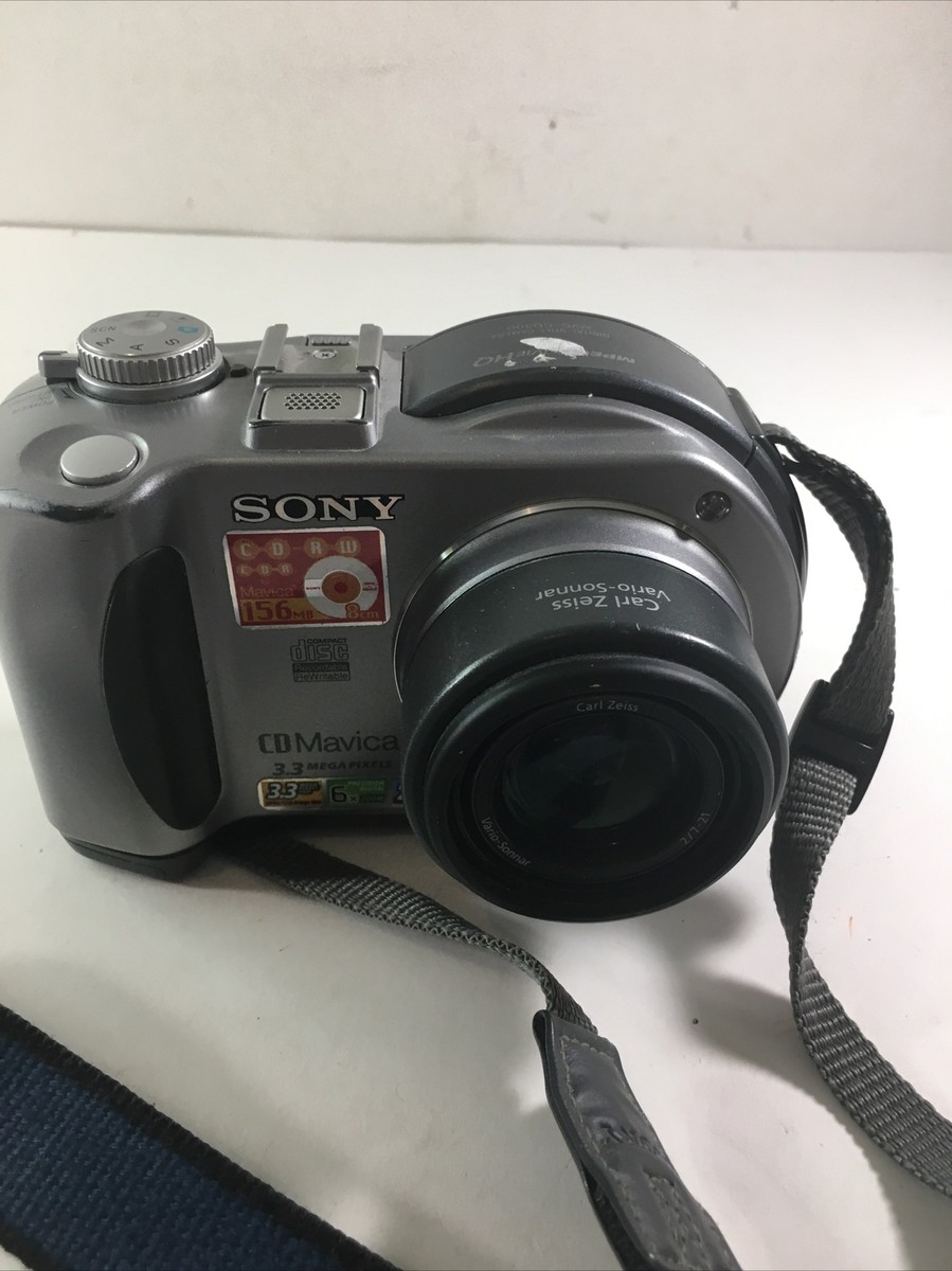 Sony Mavica MVC-CD300 3.3 MP Vintage Digital Camera - Silver Sony Mavica MVC-CD300 3.3 MP Vintage Digital Camera - Silver