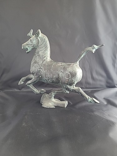 Vintage Flying Horse of Gansu Chinese Bronze Metal Sculpture 10 Inches Tall - Picture 5 of 19