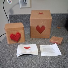 LOVEBOX Spinning Red Heart Messenger Color/Ph...