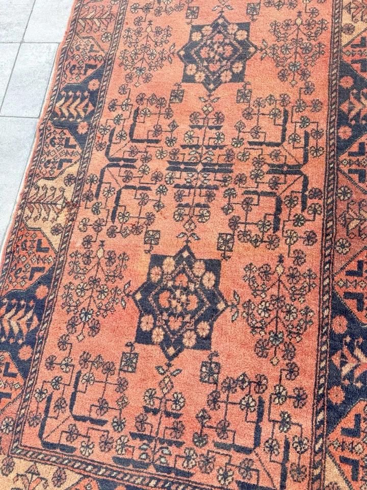 Antigua alfombra de corredor tribal afgana hecha a mano de lana de 2,9 X6,4 pies Foto 2 de 4