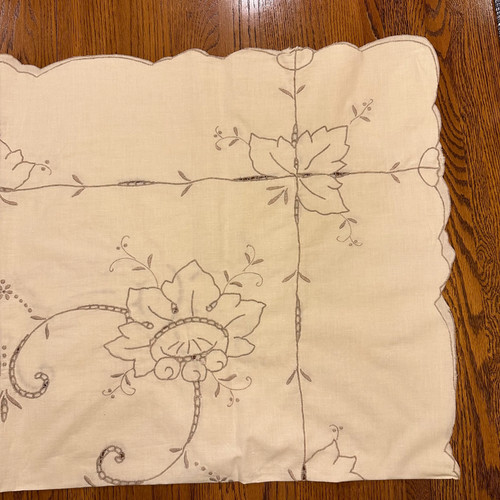 Off White and Tan Tablecloth, Floral Pattern - Picture 8 of 9