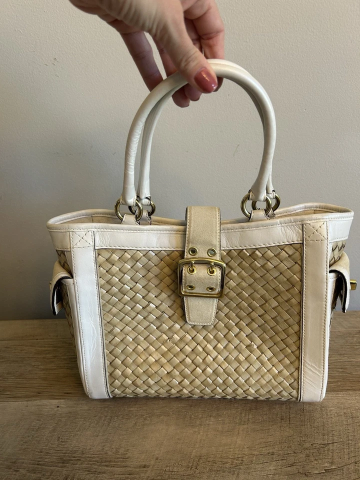 Bolso de Mano Coach Paja Cuero Blanco Borde Tejido Cesta Verano Hebilla Bloqueo Giratorio Foto 2 de 4