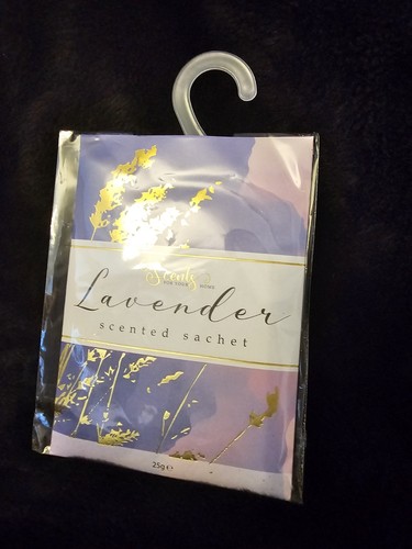Set Of 4 Scented Sachet Air Fresheners With Hanger Wardrobe Drawer Room Car - Picture 5 of 6