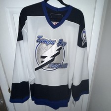 Tampa Bay Lightning Autographed Vincent Lecavalier Hockey Jersey Size 54