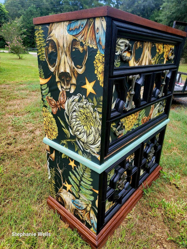 Antiguo aparador de madera de polilla gótica bruja jardín Halloween 1924 5 cajones Foto 4 de 4