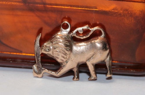 HEAVY TINY VINTAGE 9CT GOLD SRI LANKA FLAG CHARM 2.9 grams SOLID gold not hollow - Picture 10 of 12