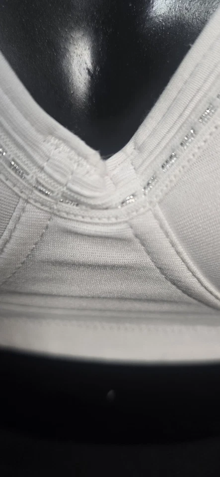 Sujetador Lily Of France Estilo #9406591 Blanco Con Borde Plateado 36C Estilo Pullover Foto 4 de 4