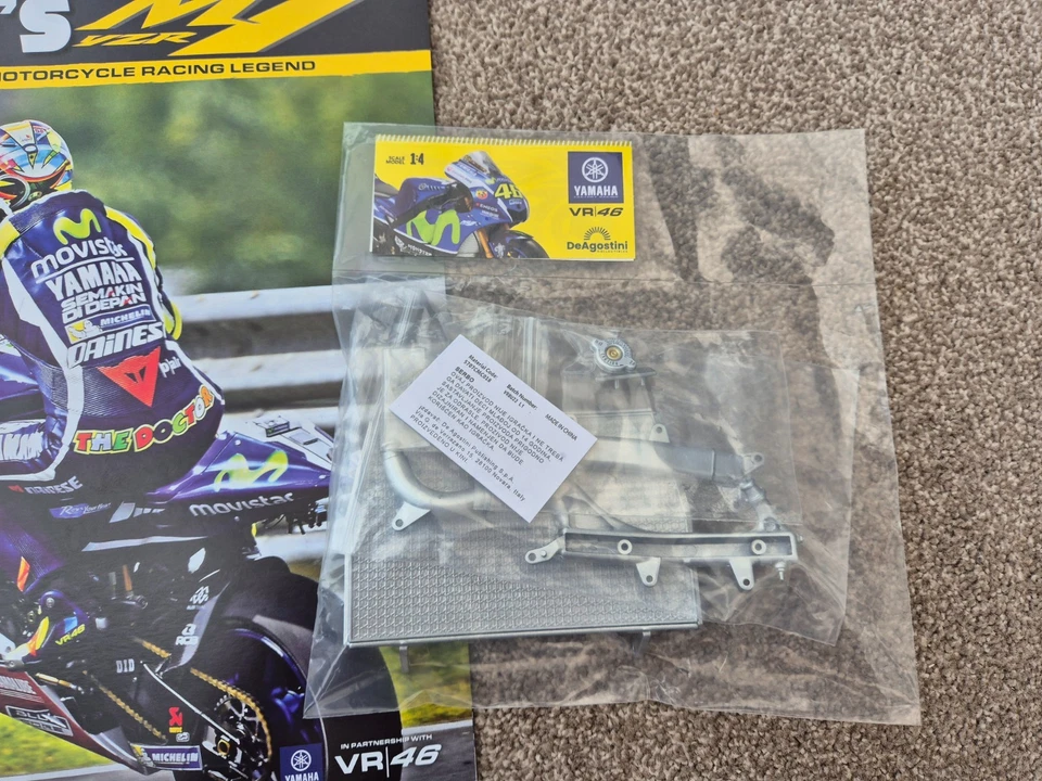 1/4 DEAGOSTINI BUILD THE YAMAHA YZR-M1 VALENTINO ROSSI BIKE PART ISSUE #17 - Image 2 of 3