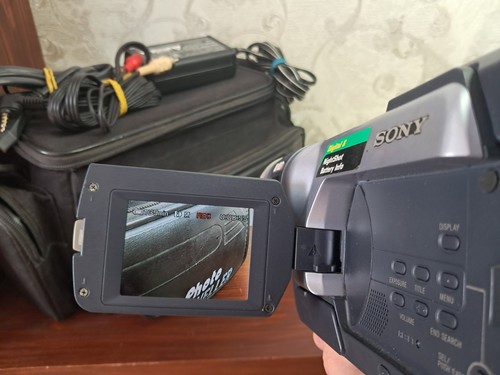 Sony PAL Handycam Camcorder - Digital8 - Video Transfer Camera DCR-TRV147E - Picture 16 of 24