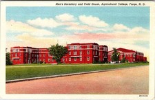 Postcard HOUSE SCENE Fargo North Dakota ND f/01 AL7481