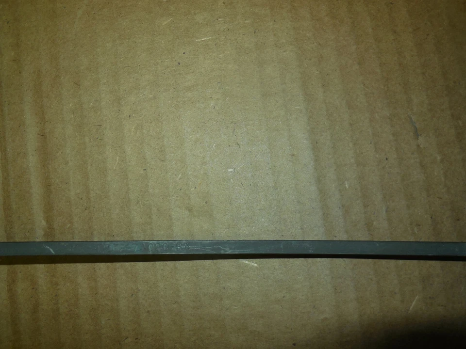 Новый из старых запасов 1973 1974 Ford B600 B700 330 361 C6 щуп коробки передач D3TZ-7A020-B - Изображение 2 из 2