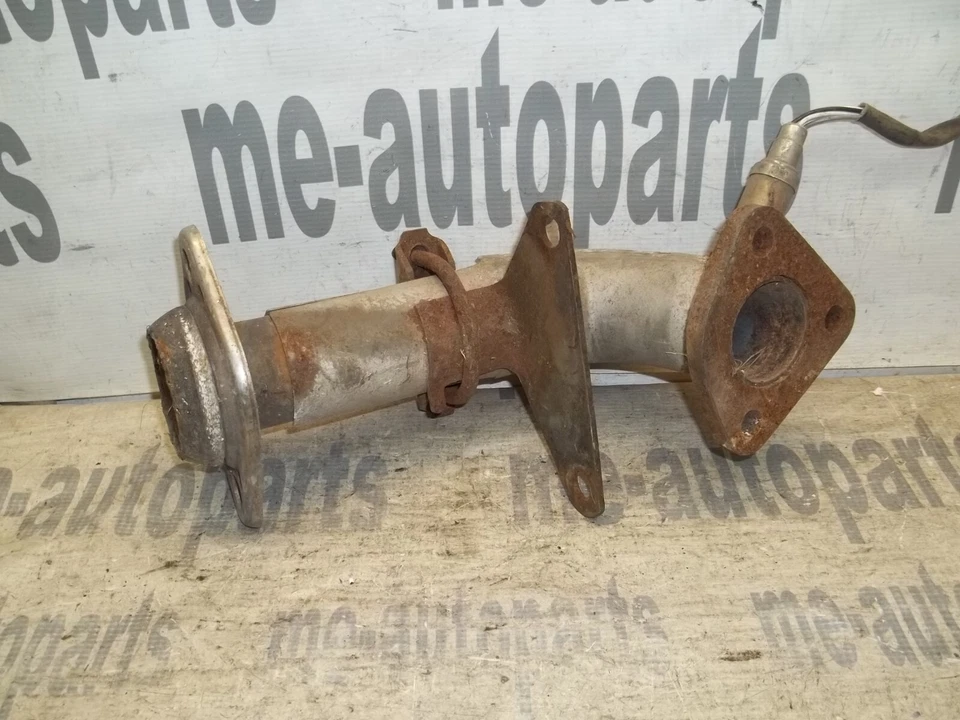 Colector de escape Kia Sephia 1998-2000 tubo en Y con orificio de sensor de oxígeno OEM Foto 3 de 4