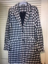 Houndstooth/lightweight Coat