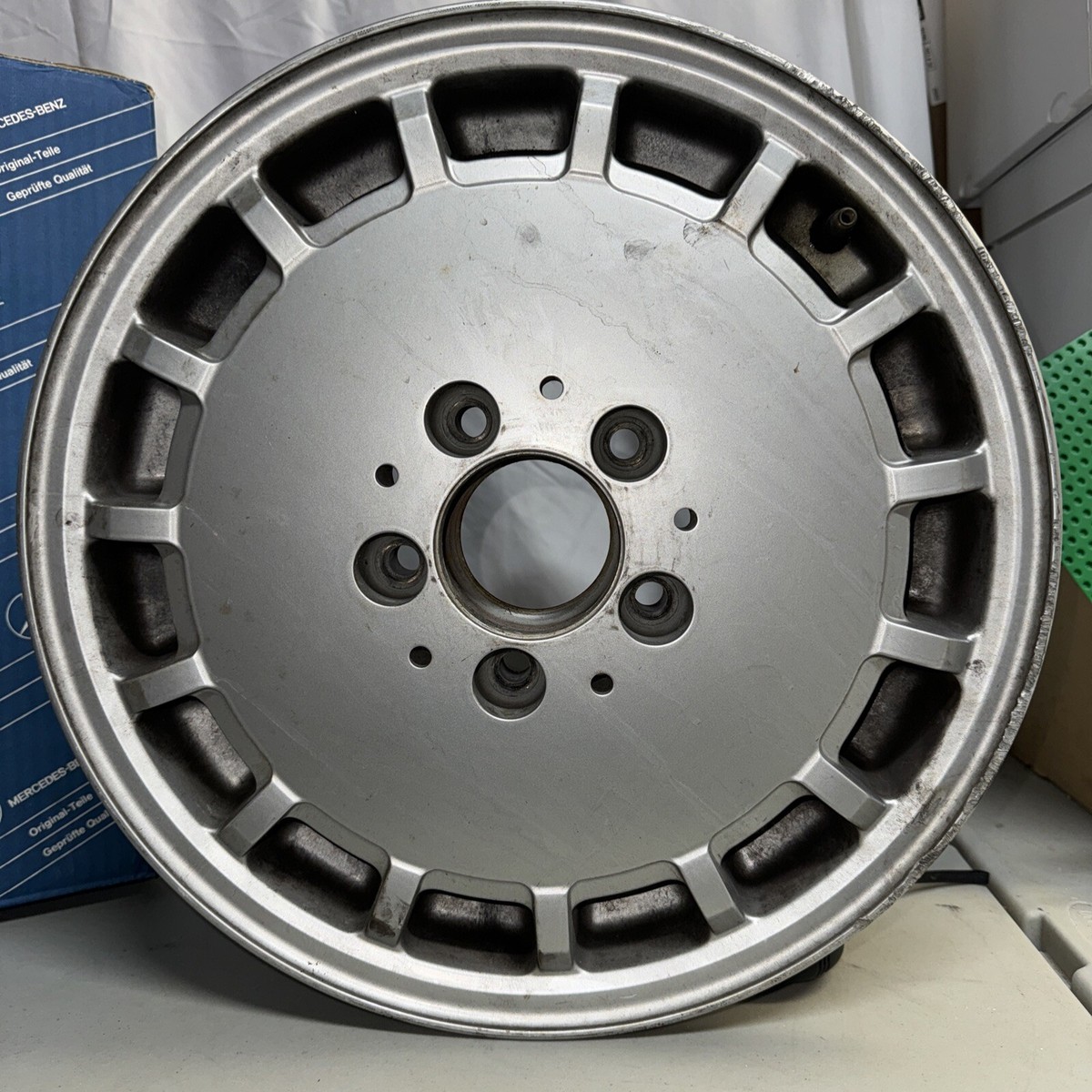 OEM GENUINE MERCEDES-BENZ 1 WHEEL W124 E-Class R107 R129 SL-Class