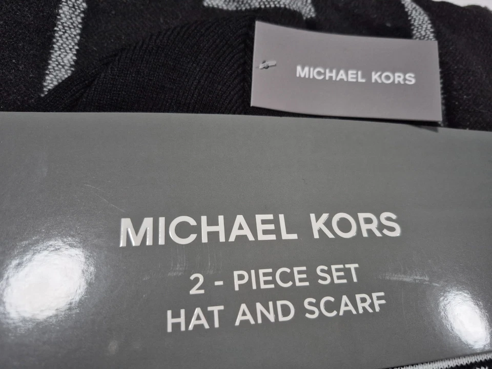 Cachecol e chapéu Michael Kors -presente de inverno preto cinza conjunto de presente 2 peças tamanho único - Imagem 3 de 4