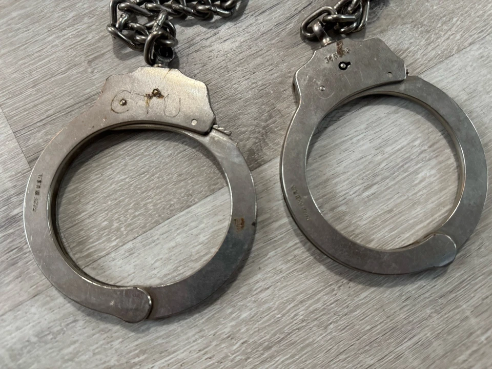 VINTAGE PEERLESS HANDCUFF CO. MODEL 303 Leg Irons Marked CTU - image 2 of 4