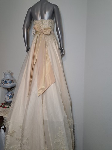 CHRISTIAN MICHELE  Elegant Beaded Lace Wedding Dress New S 6 Bridal Gown Cream  - Afbeelding 9 van 14