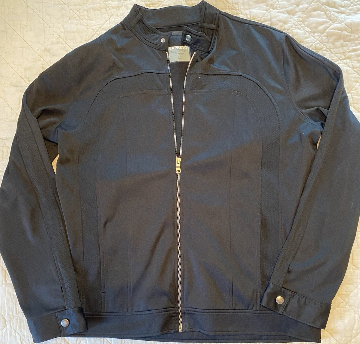 Xl Stand-up Collar Snap Accents