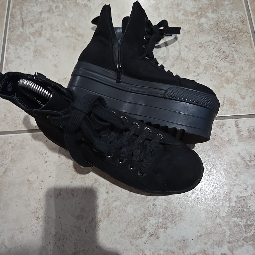 Lambda Starstruck Chunky Flatform Shoes From Doll… - image 9