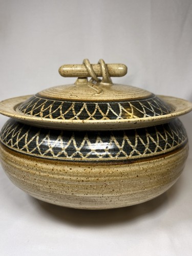 OOAK 9.5” Studio Art pottery Covered Casserole Artist Signed Handturned Handles - Picture 2 of 24