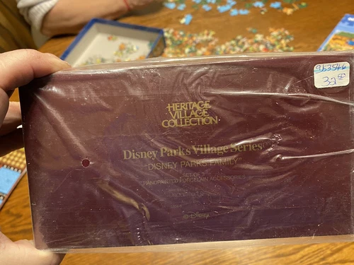 Dept 56 Heritage Disney Parks Series Disney Parks Family #5354-6 NEW WRAPPED💖