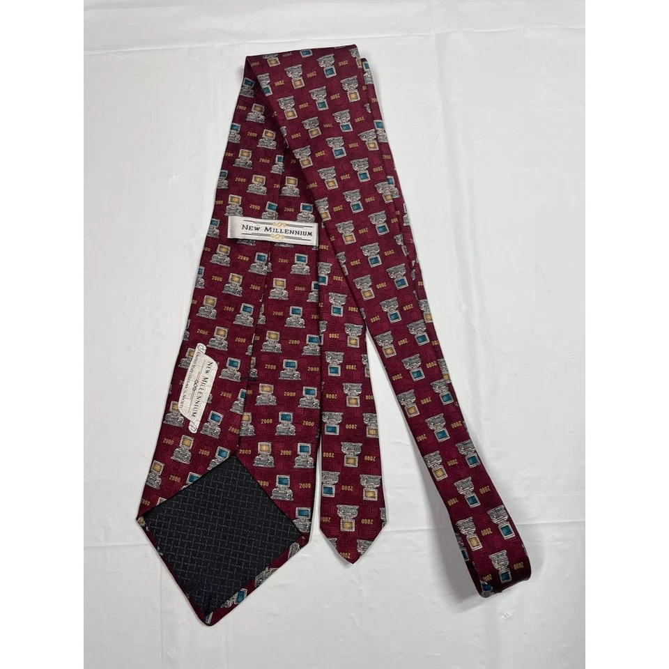Nueva Corbata de Seda Millennium Y2K Temática de Computadora Borgoña Novedad Impresión Foto 2 de 4