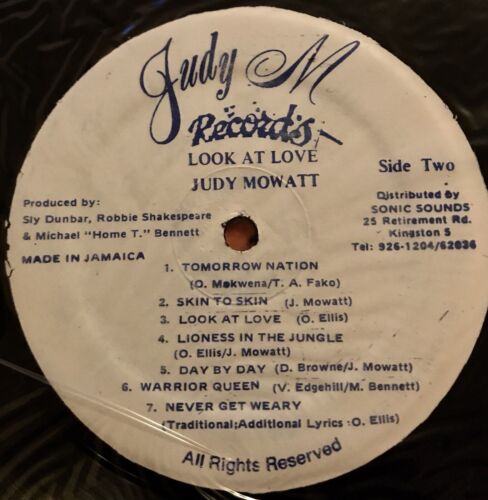 Judy Mowatt Look Love Bennett Shakespeare Sly Ellis Lindo Marley Fako UB 40 LP - Imagen 4 de 4