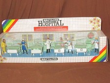 VERY RARE BRITAINS HOSPITAL 4 BED WARD METAL/ PLASTIC MODELS SET  7857 1970's