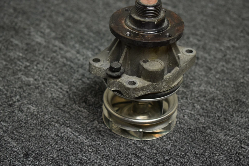 BMW M3 1995-1999 MOTOR BOMBA AGUA FÁBRICA OEM Foto 2 de 4