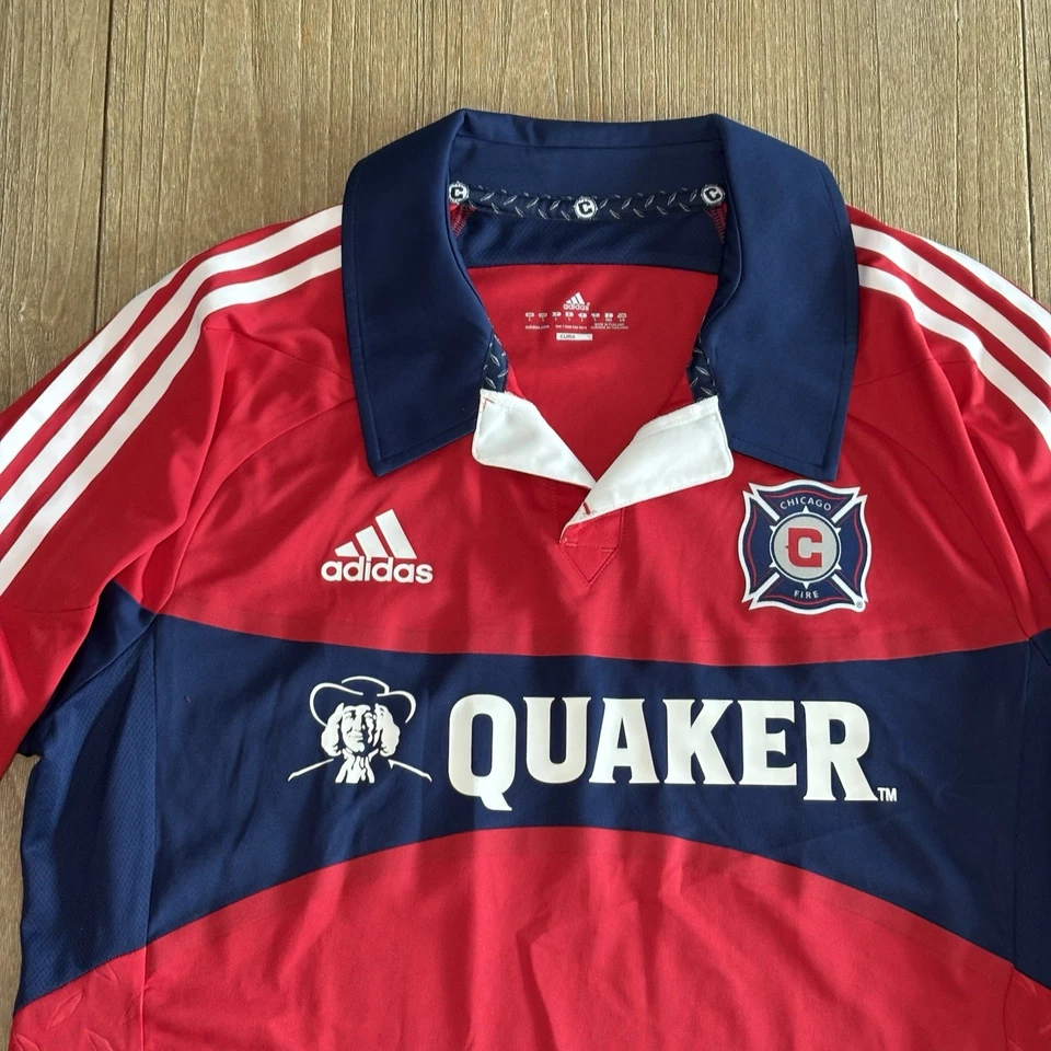 ADIDAS Chicago Fire F.C. de colección Camiseta de fútbol para hombre grande | MLS | con cuello Foto 2 de 4