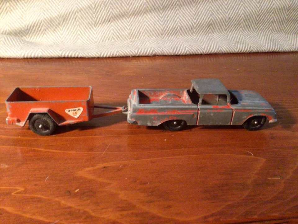 Chevy El Camino 1960 Tootsietoy con remolque U-Haul Foto 2 de 4