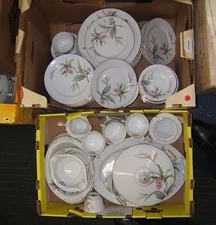 Vintage Jyoto China Sevice for 12 with 77 pieces White Pink Flowers Floral JYO47