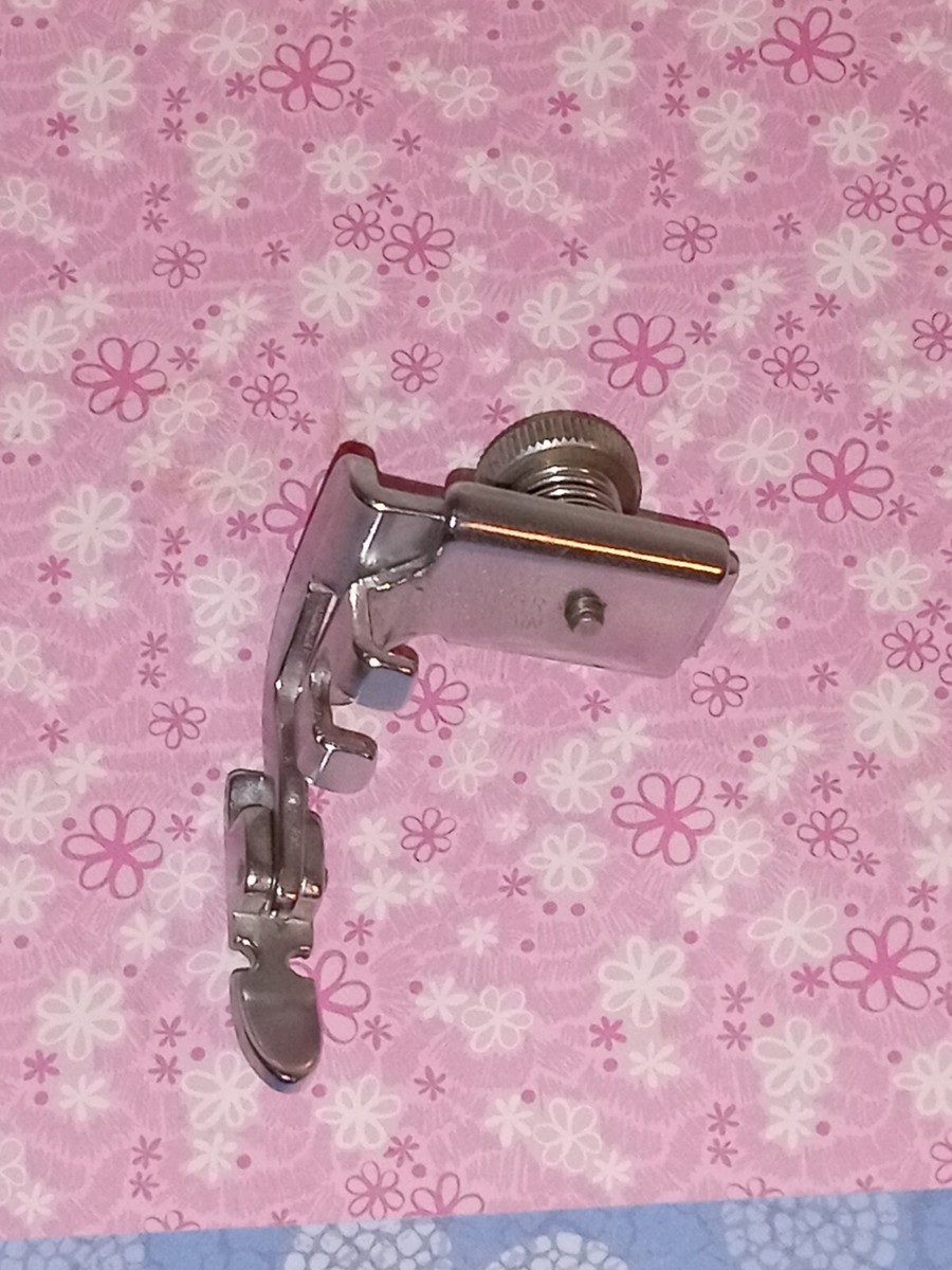 Vintage SINGER Adjustable Narrow Zipper Foot #161127 Marked Gt